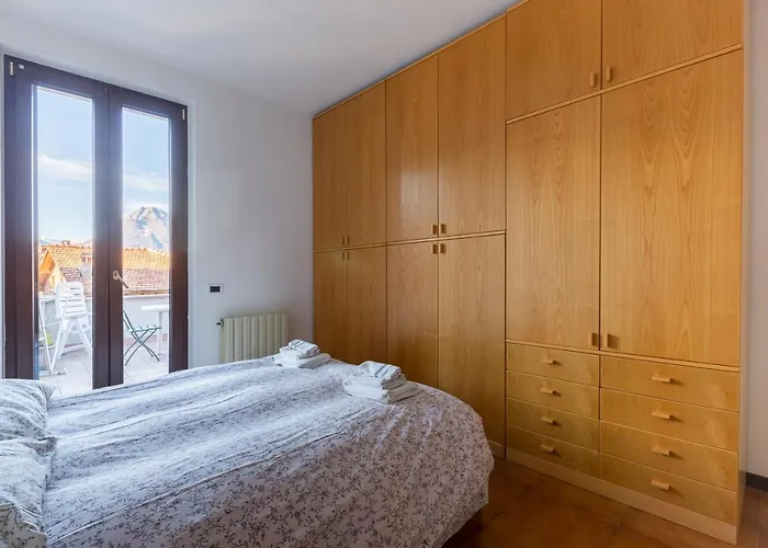 Mysa - Casa Chicca, Flat With Lake View Terrace ペルレード