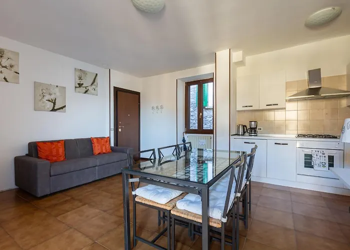 Mysa - Casa Chicca, Flat With Lake View Terrace Апартаменты *