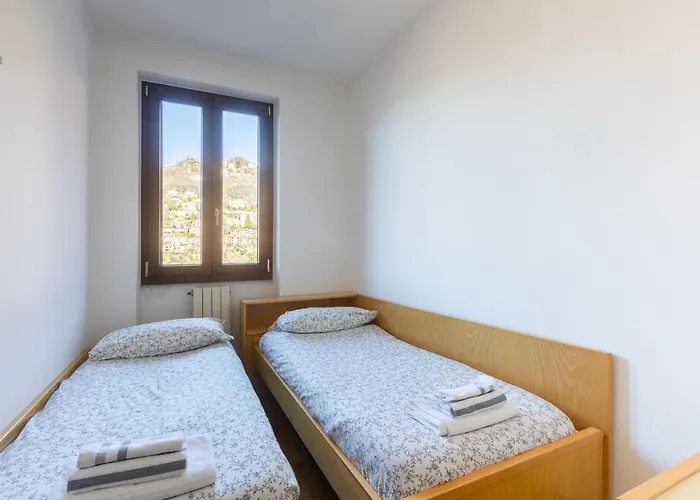 Mysa - Casa Chicca, Flat With Lake View Terrace Апартаменты Перледо